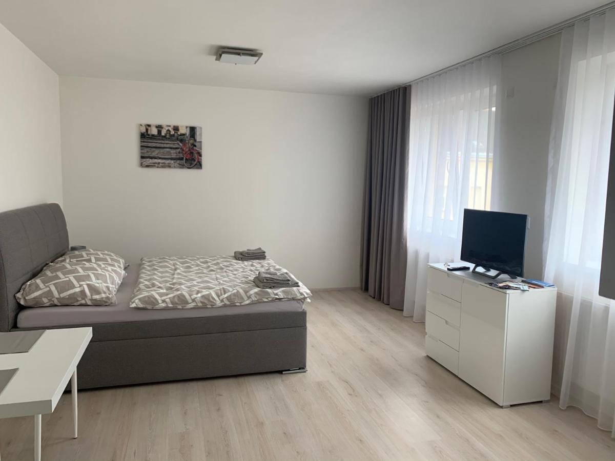 Modern Apartment In The City Center 比尔森 外观 照片
